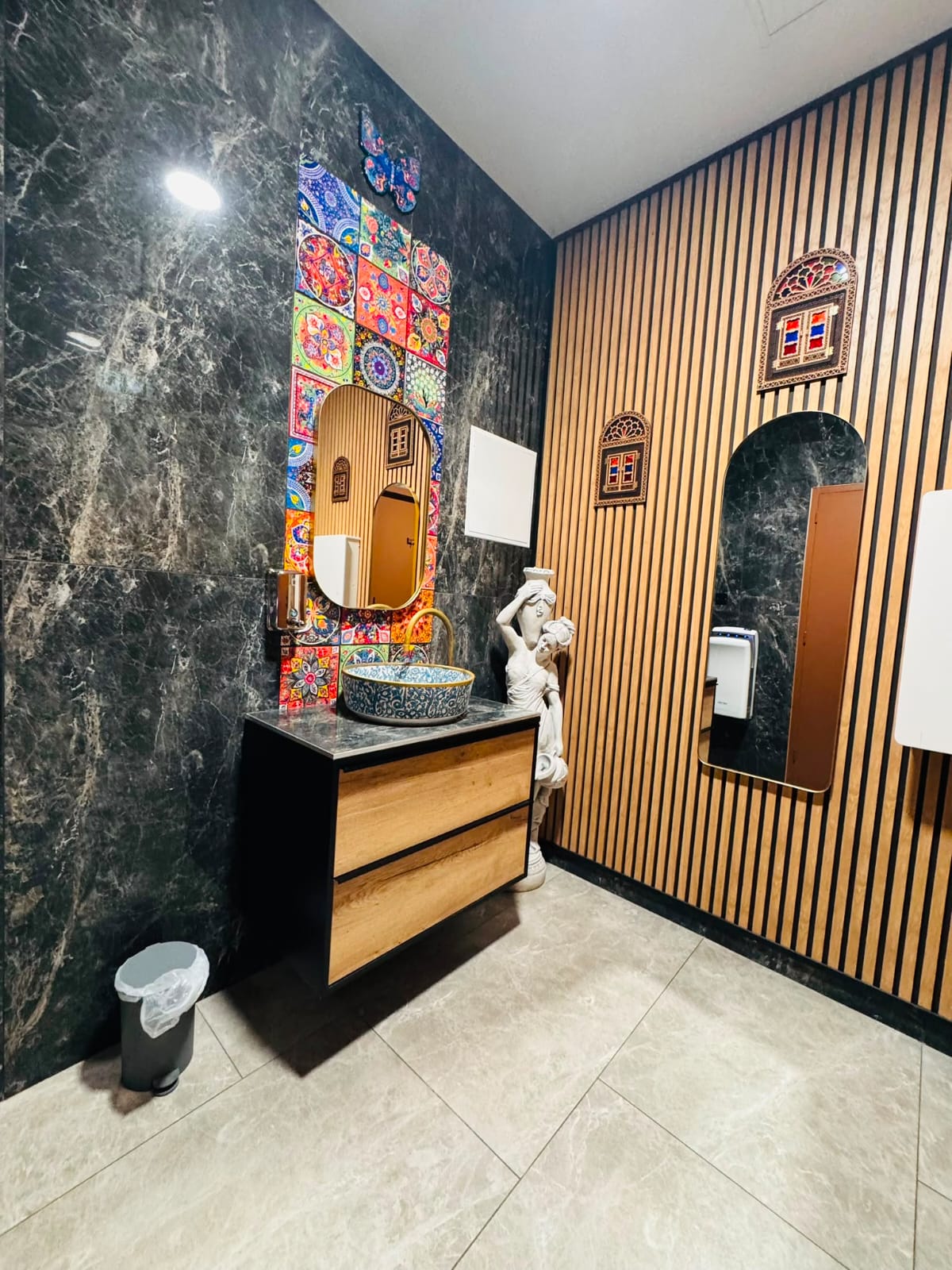 Salle et décoration du restaurant Samsara